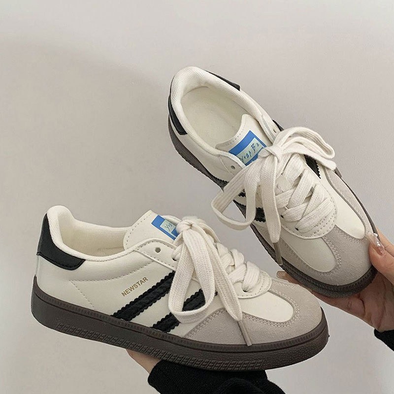 Badminton Shoes - Sepatu kets wanita sepatu vulkanis bertali